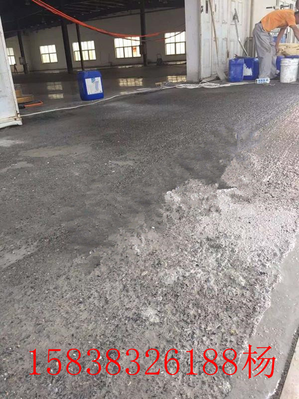 路面薄层修补料(pic2) 路面薄层修补料(pic2)