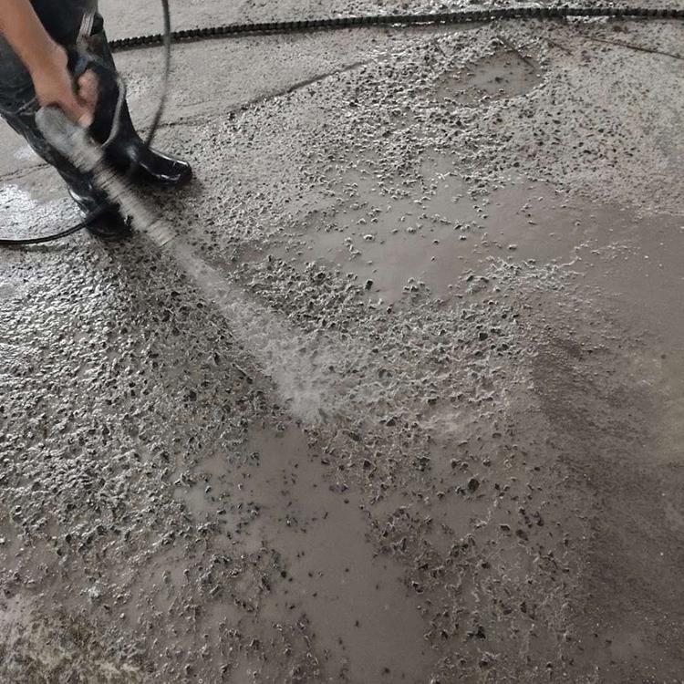 路面裂缝修补的处理方法(pic1) 路面裂缝修补的处理方法(pic1)