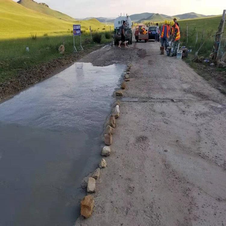 山区路基破损-村村通路面破损修补料(pic1)