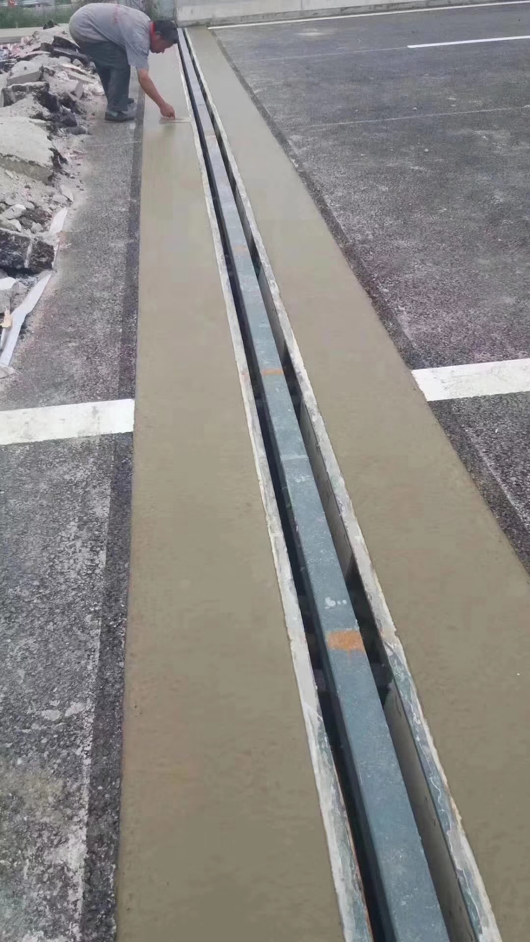 弹性混凝土由什么组成(pic1) 弹性混凝土由什么组成(pic1)