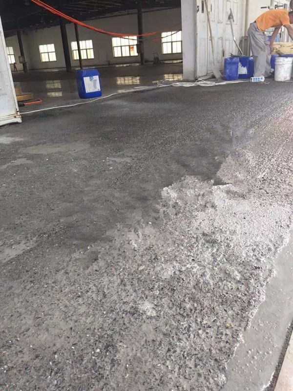 地面薄层修复材料(pic1) 地面薄层修复材料(pic1)