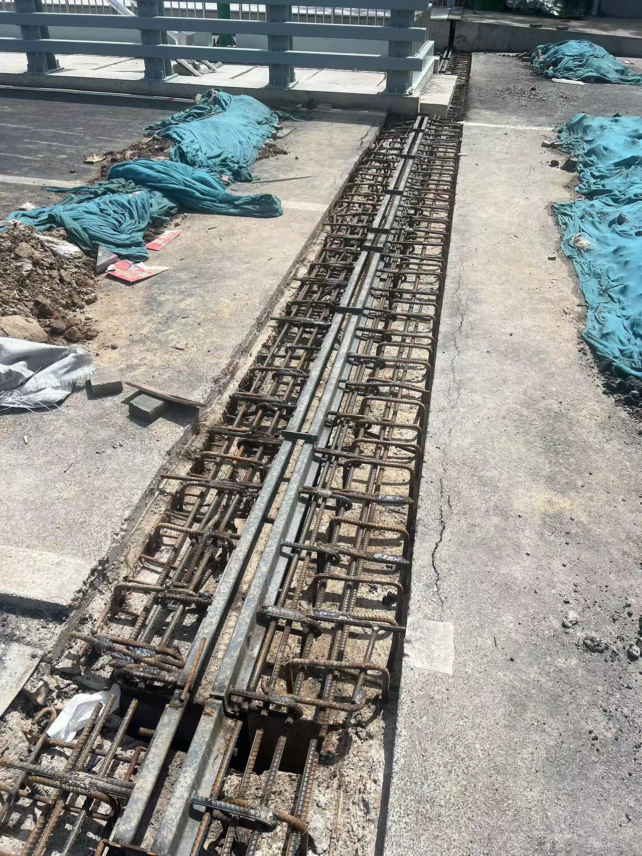 桥梁路面伸缩缝抢修料(pic1) 微信图片_20230525084825.jpg
